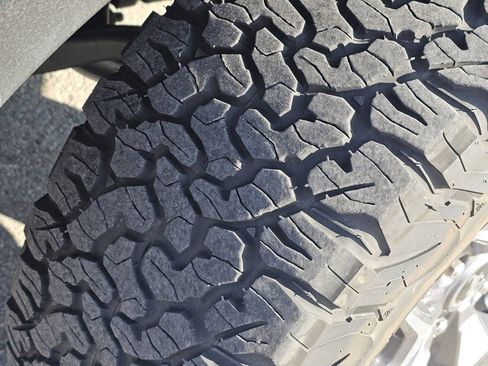 Used 2023 Ford Bronco Badlands image 18