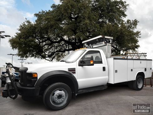 Used 2009 Ford F550 2WD Regular Cab Super Duty image 1