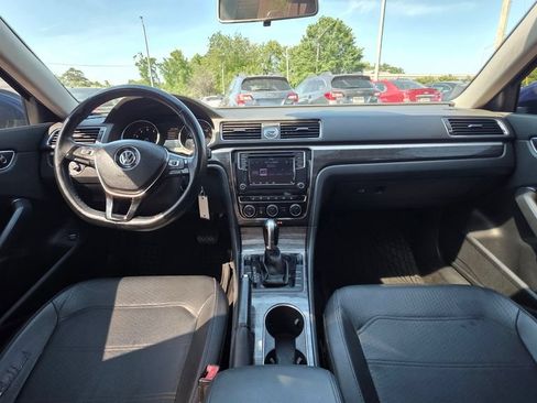 Used 2016 Volkswagen Passat 1.8T SE FWD image 10