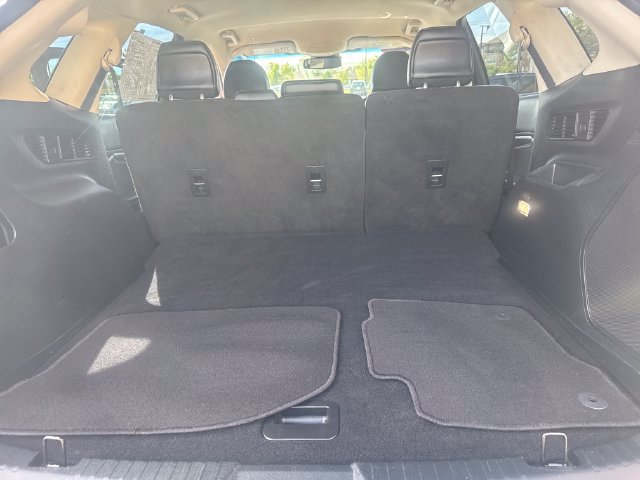 Used 2019 Ford Edge Titanium FWD image 17