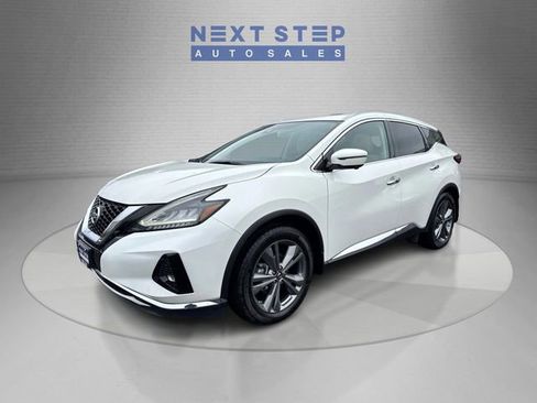 Used 2019 Nissan Murano Platinum image 3
