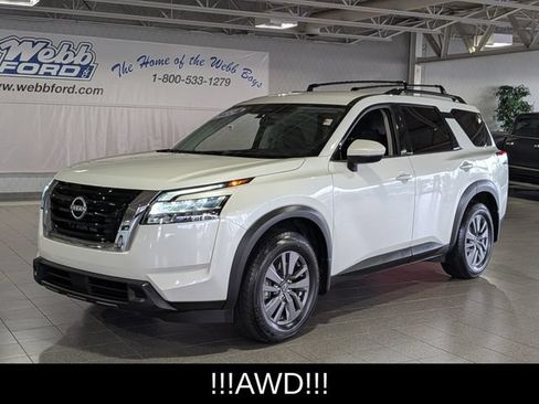 Used 2022 Nissan Pathfinder SV AWD/4WD image 4