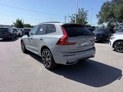 Certified 2025 Volvo XC60 B5 Plus AWD/4WD image 4