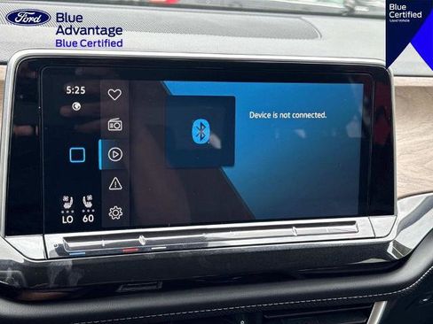 Used 2025 Volkswagen Atlas SE AWD/4WD image 29