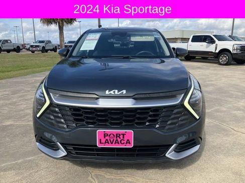 Used 2024 Kia Sportage LX image 2