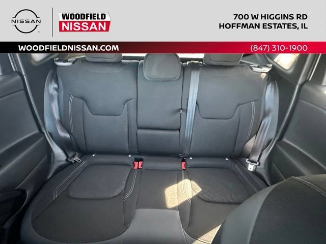 Used 2022 Jeep Renegade Altitude w/ Convenience Group AWD/4WD image 30
