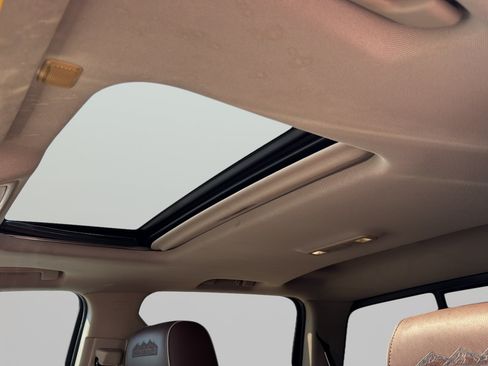 Used 2015 Chevrolet Silverado 1500 High Country w/ High Country Premium Package AWD/4WD image 32