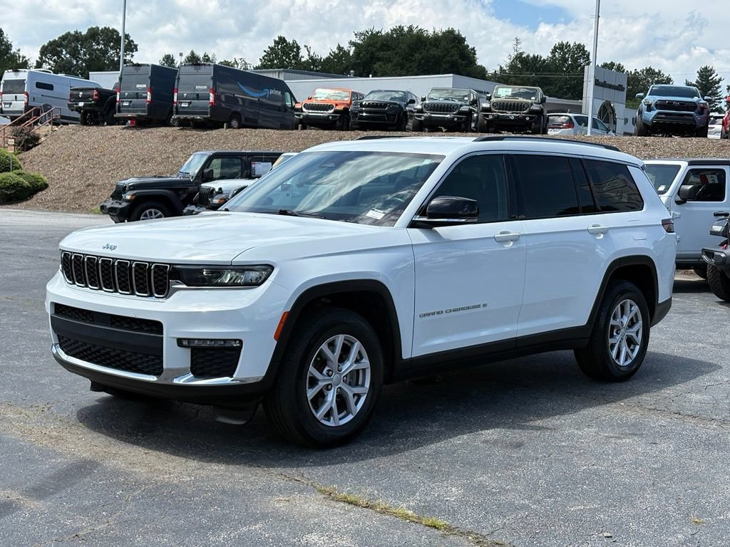 Used 2022 Jeep Grand Cherokee L Limited RWD image 6