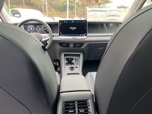 New 2026 Volkswagen Tiguan SE image 17