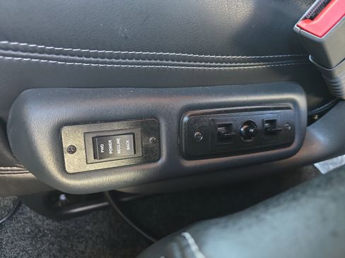 Used 2021 Chevrolet Express 2500 LS w/ Enhanced Convenience Package image 16