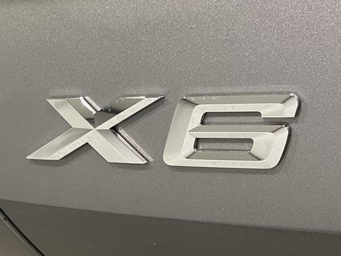 Used 2024 BMW X6 xDrive40i w/ Premium Package image 25