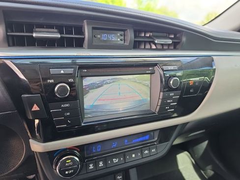 Used 2015 Toyota Corolla LE FWD image 25