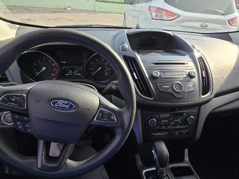 Used 2018 Ford Escape SE image 19