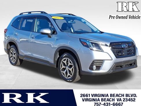 Used 2023 Subaru Forester Premium image 1