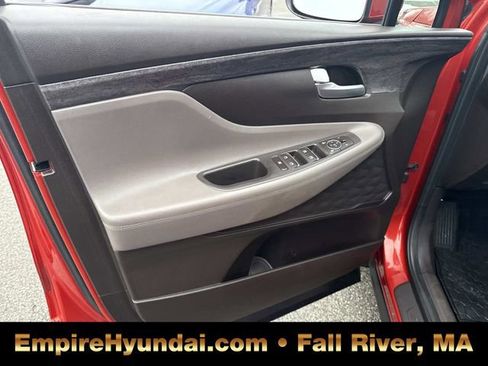 Used 2020 Hyundai Santa Fe SE image 17