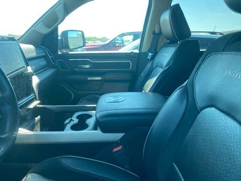 Used 2020 RAM 1500 Laramie AWD/4WD image 7