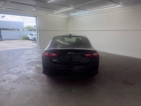 Used 2018 Chevrolet Malibu LT w/ Redline Edition FWD image 6