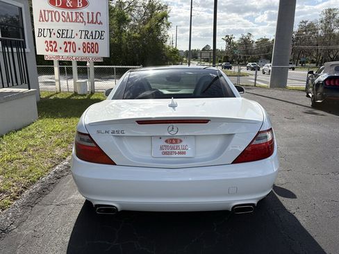 Used 2015 Mercedes-Benz SLK 250 w/ Premium Package image 5