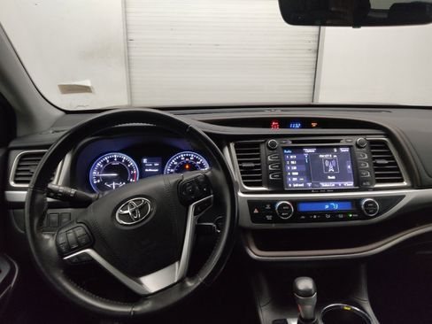 Used 2017 Toyota Highlander XLE image 22