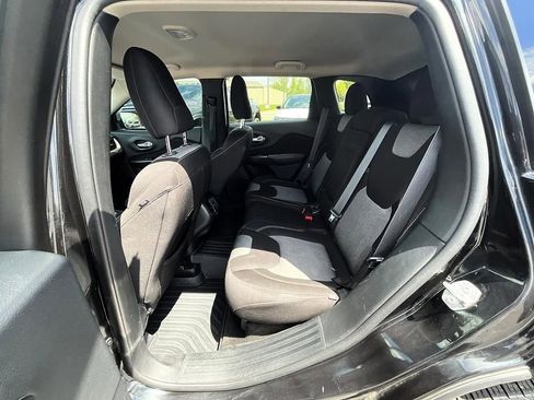Used 2014 Jeep Cherokee Latitude AWD/4WD image 27