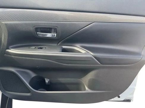 Used 2020 Mitsubishi Outlander SEL FWD image 15