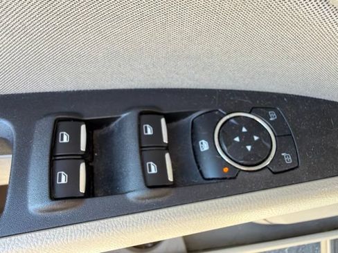 Used 2018 Ford Fusion SE w/ Fusion SE Technology Package FWD image 20