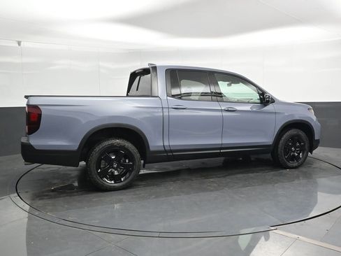New 2026 Honda Ridgeline Black Edition image 2