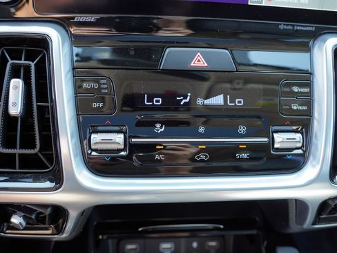 Certified 2023 Kia Sorento SX Prestige AWD/4WD image 31