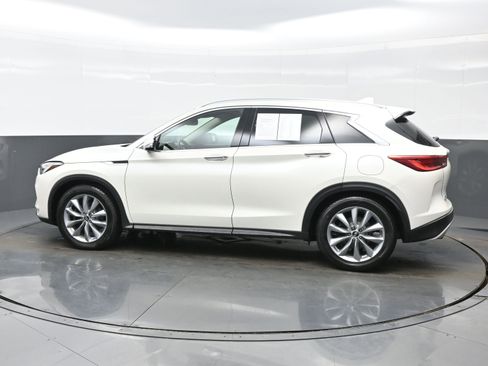 Used 2019 INFINITI QX50 Essential w/ Premium Heat Package image 3