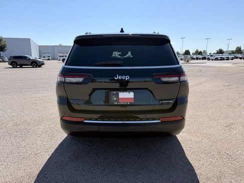 Used 2023 Jeep Grand Cherokee L Laredo RWD image 7