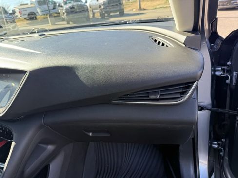 Used 2022 Buick Envision Essence w/ Technology Package II image 34