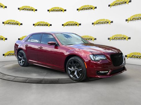 Used 2023 Chrysler 300 Touring L w/ Popular Equipment Group image 7