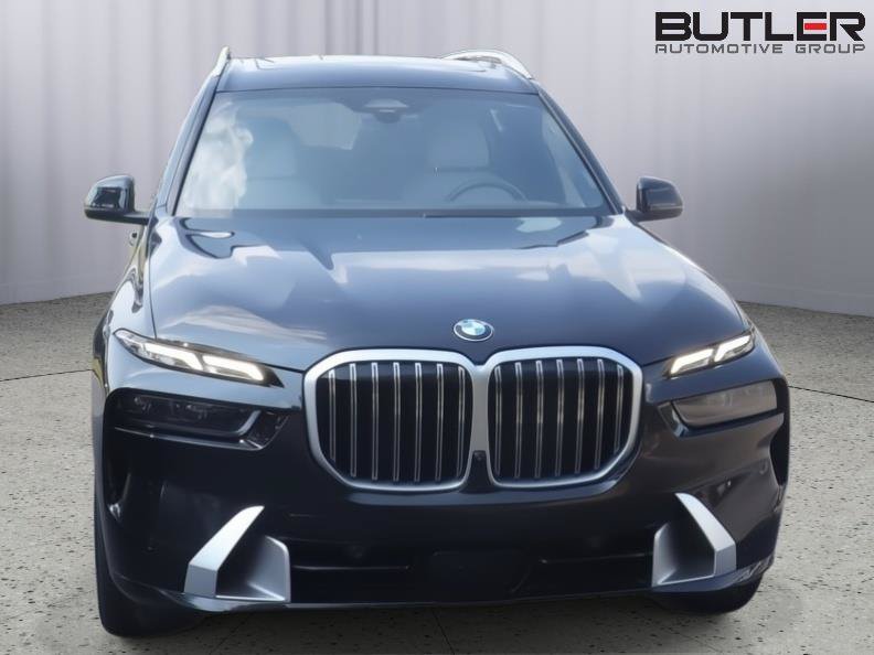Used 2024 BMW X7 xDrive40i w/ Premium Package AWD/4WD image 3
