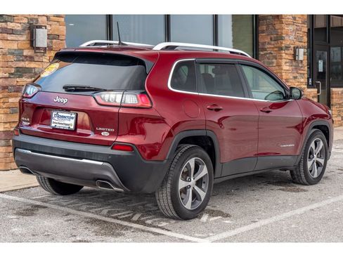 Used 2019 Jeep Cherokee Limited image 3