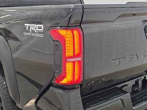 Certified 2025 Toyota Tacoma TRD Off-Road image 30