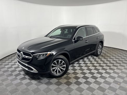 Used 2026 Mercedes-Benz GLC 300 image 1