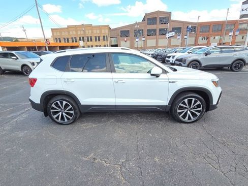 Used 2022 Volkswagen Taos SE AWD/4WD image 8