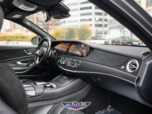 Used 2018 Mercedes-Benz S 560 4MATIC Sedan w/ Premium Package image 15