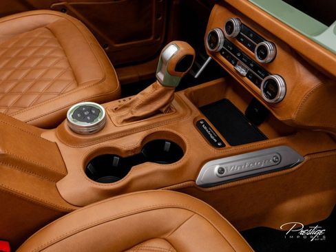 Used 2025 Ford Bronco Badlands image 52