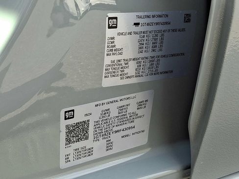 Used 2024 GMC Sierra 2500 AT4X AWD/4WD image 30
