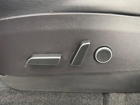 Used 2022 Tesla Model Y Performance AWD/4WD image 24