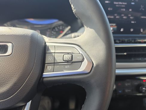 Used 2025 Jeep Compass Limited AWD/4WD image 21