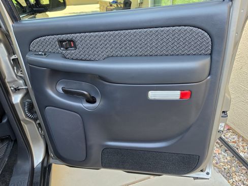 Used 2002 Chevrolet Avalanche 2500 RWD image 30