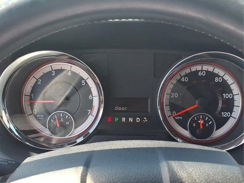 Used 2015 Dodge Grand Caravan SE FWD image 12
