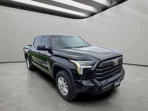 Used 2024 Toyota Tundra SR5 w/ SR5 Convenience Package AWD/4WD image 7