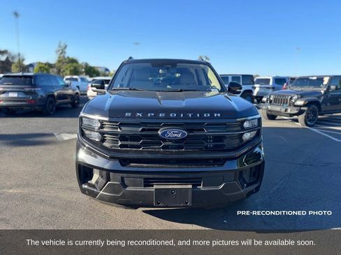 Used 2025 Ford Expedition Max Active AWD/4WD image 9