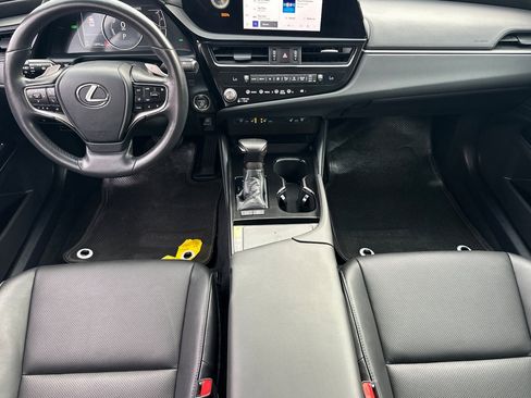 Certified 2025 Lexus ES 300h w/ Premium Package image 10