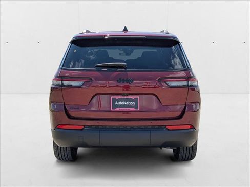 New 2025 Jeep Grand Cherokee L Altitude AWD/4WD image 8