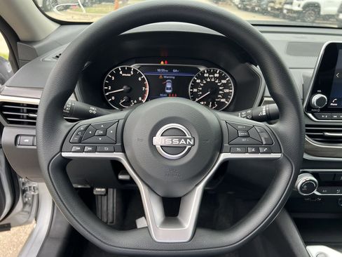 New 2026 Nissan Altima 2.5 SV FWD image 8