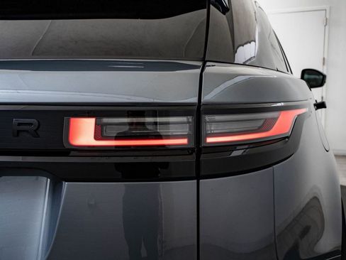 Used 2024 Land Rover Range Rover Velar Dynamic SE image 9